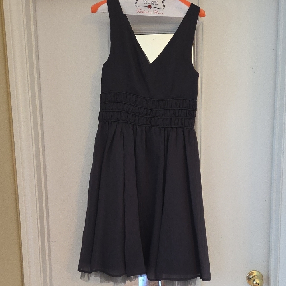 Basque Elegant Black V-Neck Mini Dress - Picture 4 of 8